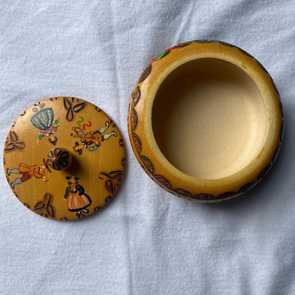 Pyrography art trinket box